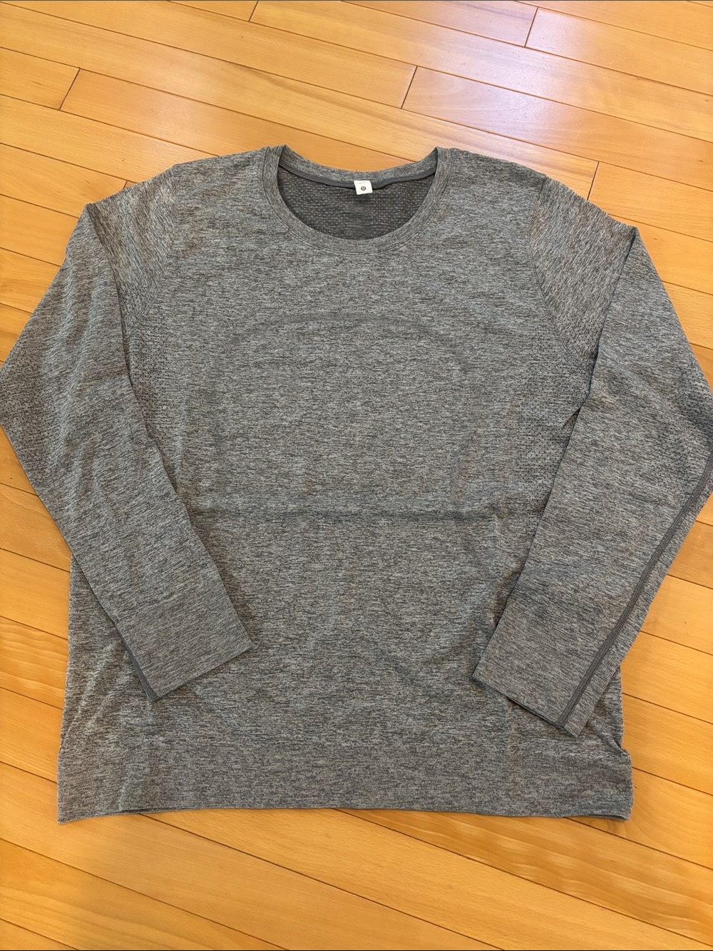 lululemon athletica Swiftly Relaxed Women's Long Sleeve Crew - Heather Gray